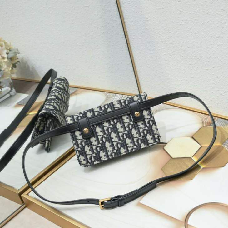 Picture of Dior Handbags _SKUfw239217532fw